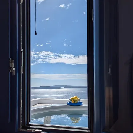 Oia's Secret Villa