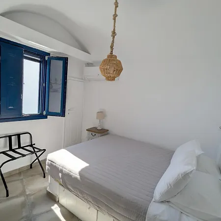 Oia's Secret Villa Oia (Santorini)
