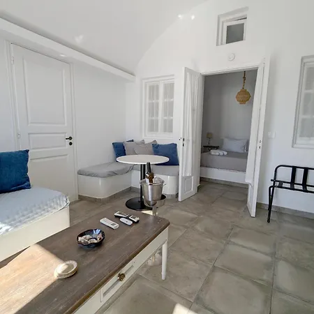Villa Oia's Secret *