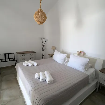 Oia's Secret Villa *