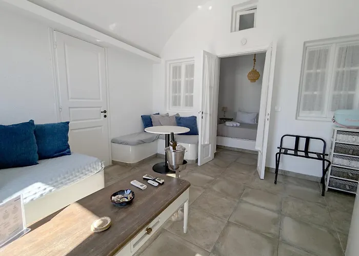 Villa Oia's Secret *