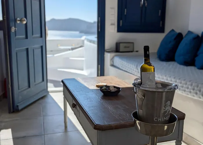 Villa Oia's Secret *